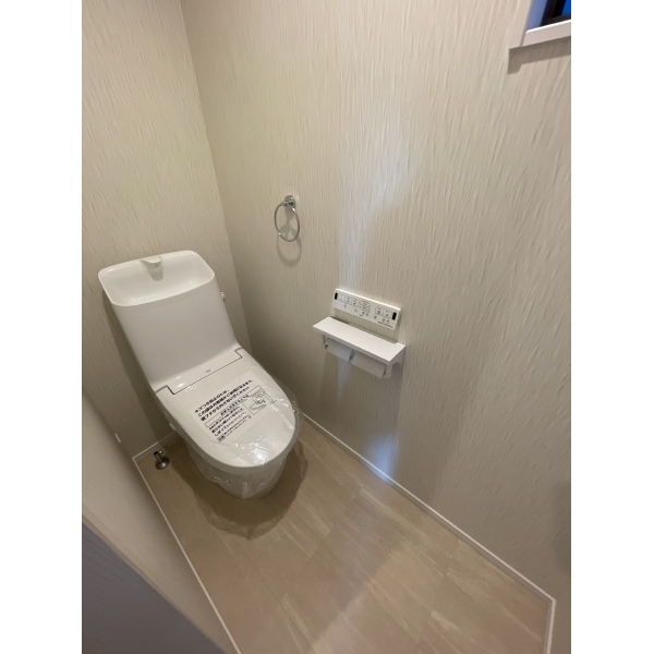 神戸市兵庫区神田町 【2階トイレ】1階トイレと共に、毎日を快適に過ごすことのできる温水洗浄便座です
