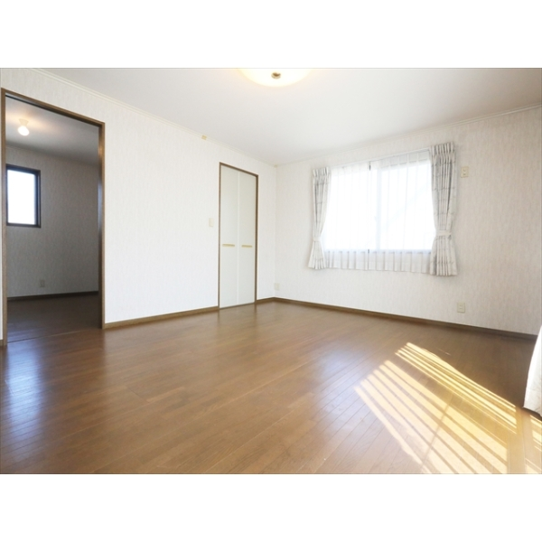 藤井寺市小山藤の里町 ２階洋室※家具・調度品は価格に含まれません。