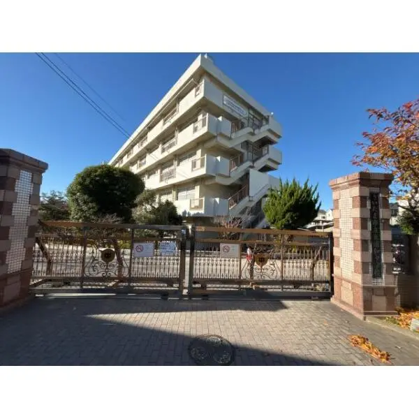 さいたま市緑区大字大牧 さいたま市立東浦和中学校（中学校）まで約2000m（徒歩25分）