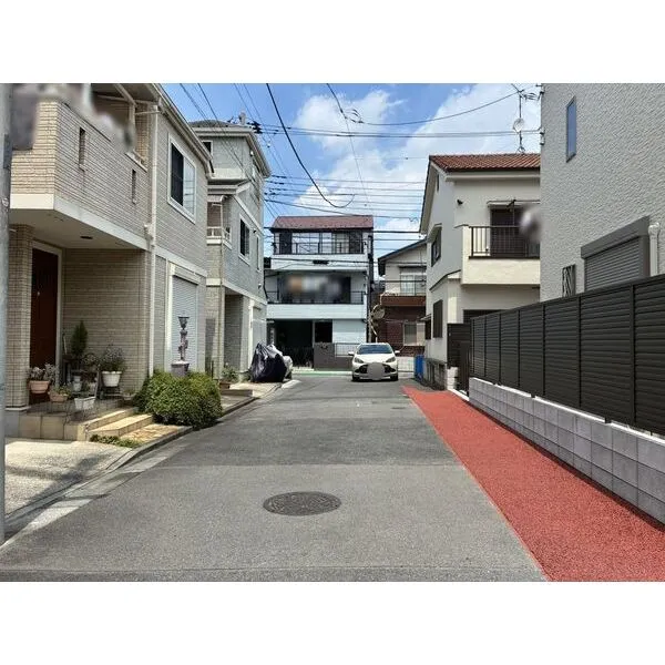 足立区青井６丁目 前面道路含む外観