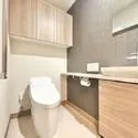 グランドメゾン新梅田タワーＴＨＥ　ＣＬＵＢ　ＲＥ… 節水機能、節電機能を備えたトイレを採用。