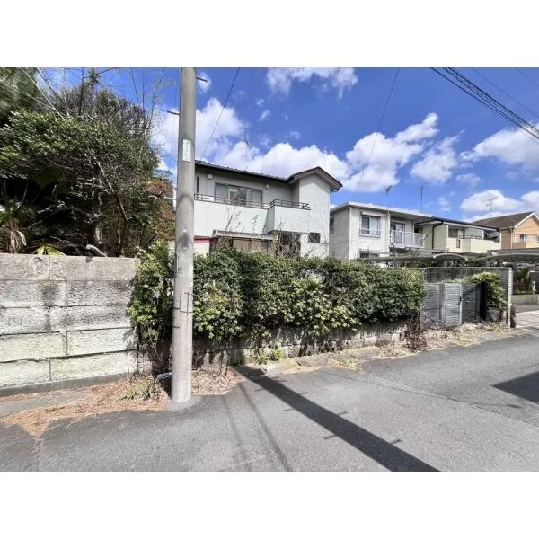 松戸市三矢小台２丁目 現地（古家あり）：解体更地渡し(撮影年月：2026年06月)
