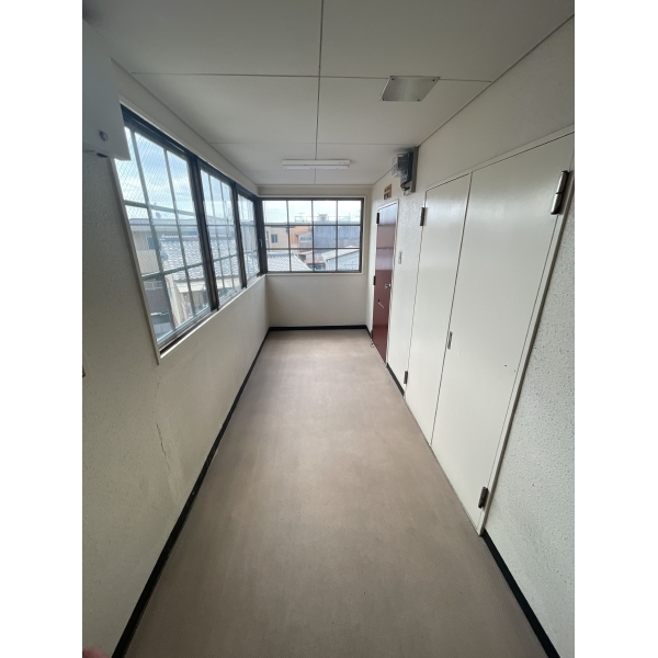 京都市左京区一乗寺高槻町 共用廊下