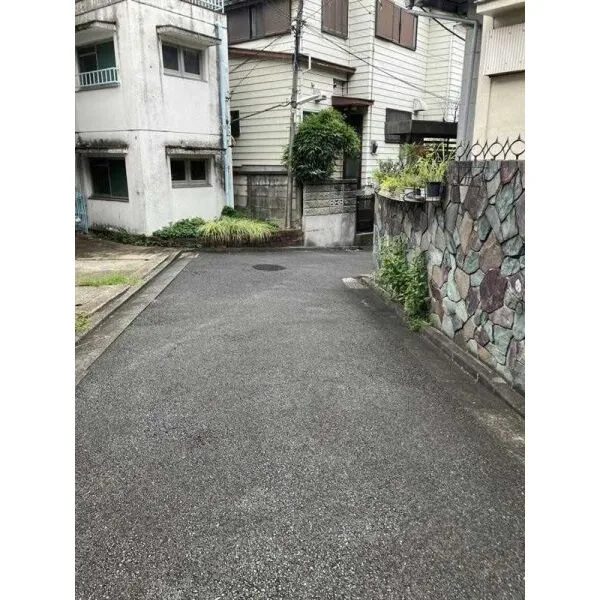 新宿区中井2丁目 前面道路