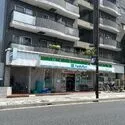 さいたま市浦和区仲町３丁目 ファミリーマート 浦和仲町店（コンビニ）まで約400m（徒歩5分）