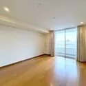 Ｔｈｅ目黒桜レジデンス リビングダイニング