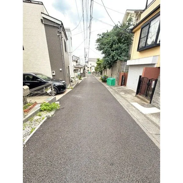 さいたま市浦和区上木崎６丁目 周辺は落ち着いた住宅街が広がり、住環境良好なエリアです。