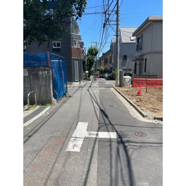 中野区中野1丁目 北側道路