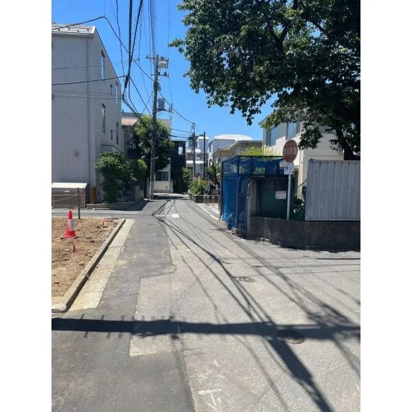 中野区中野1丁目 北側道路