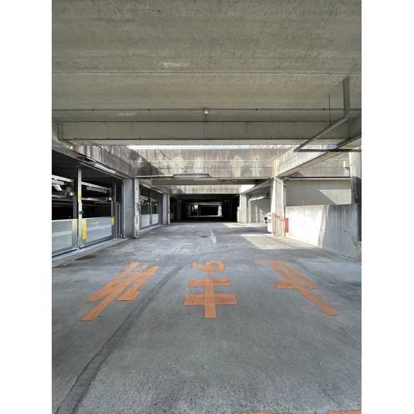 西神中央ウェステージ弐番館 駐車スペース