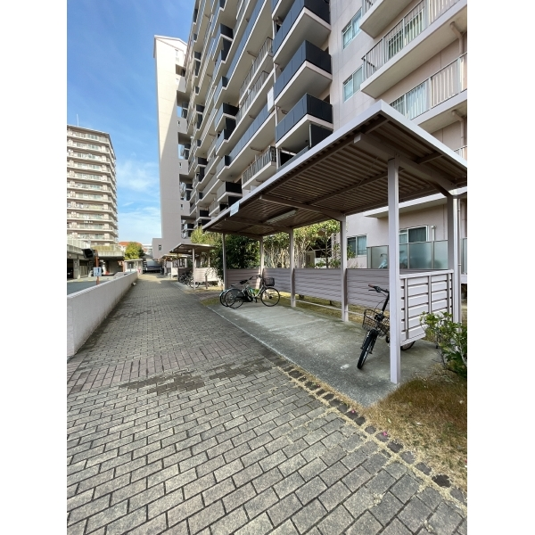 西神中央ウェステージ弐番館 駐輪場