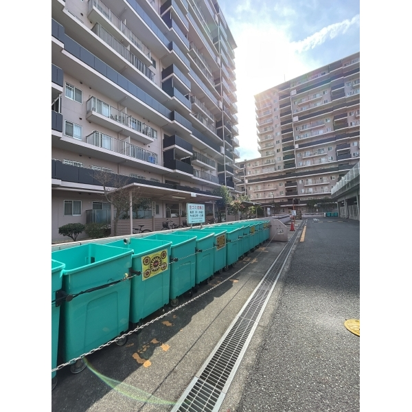 西神中央ウェステージ弐番館 ゴミ置場