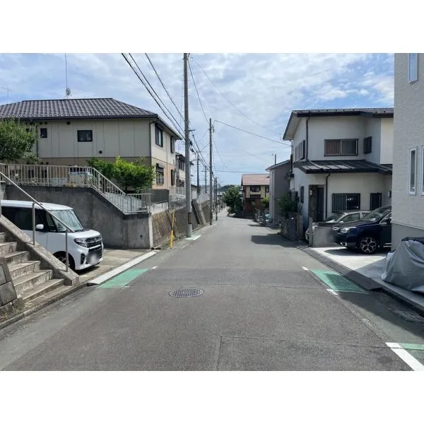 海老名市国分寺台3丁目 前面道路
