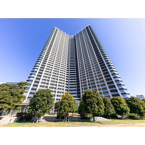 スカイズ　タワー＆ガーデン 外観