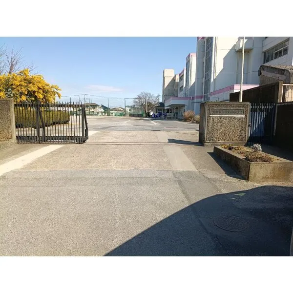 流山市大字東深井 流山市立東深井中学校(中学校)まで約780m(徒歩10分)