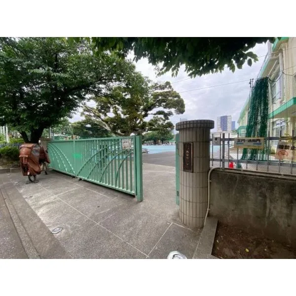 豊島区西巣鴨1丁目 豊島区立西巣鴨小学校 50m