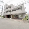 元住吉リリエンハイム エントランス　広々と重厚感のあるエントランス　※この画像は一部CG加工をしています。