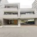 元住吉リリエンハイム エントランス　商店街から少し奥に入った閑静な立地　※この画像は一部CG加工をしています。