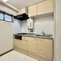 江ノ島マンション 壁付けのシステムキッチン