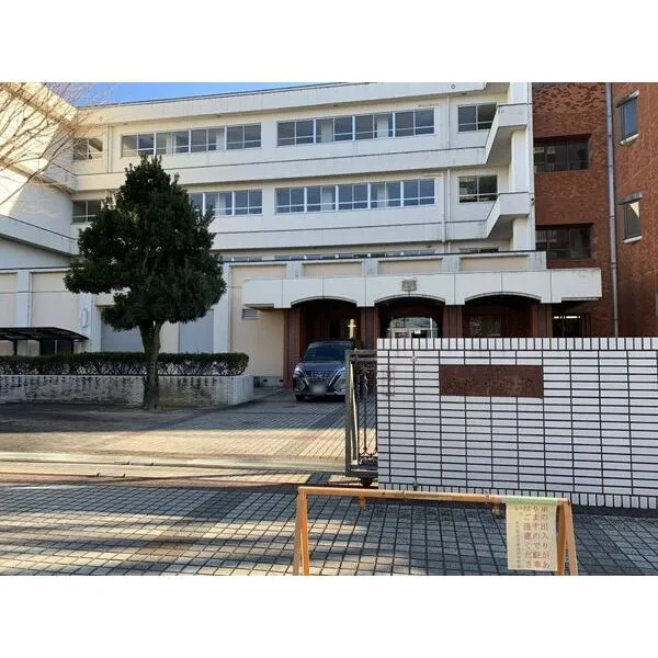 名古屋市名東区山の手3丁目 名古屋市立香流中学校 約1410m