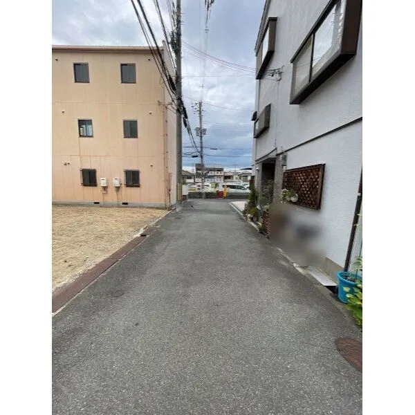 大東市南津の辺町 前面道路
