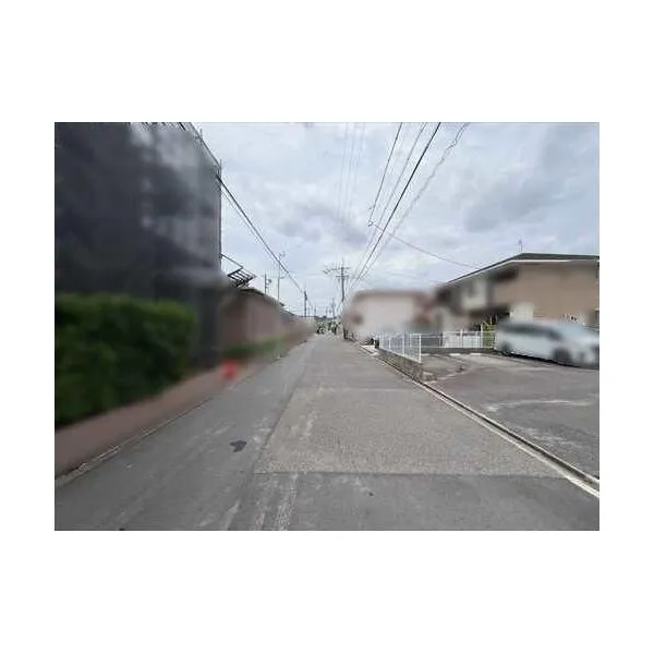 名古屋市昭和区萩原町４丁目 前面道路（東から）