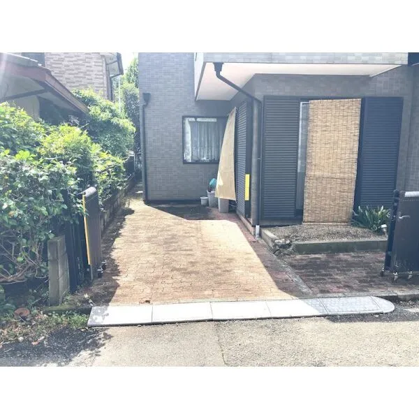 横浜市保土ケ谷区岡沢町 カースペース1台分ございます。（車種による）