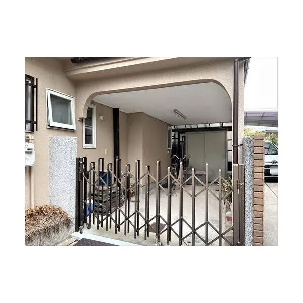 豊中市上野西４丁目 車庫（２０２５年１０月撮影）