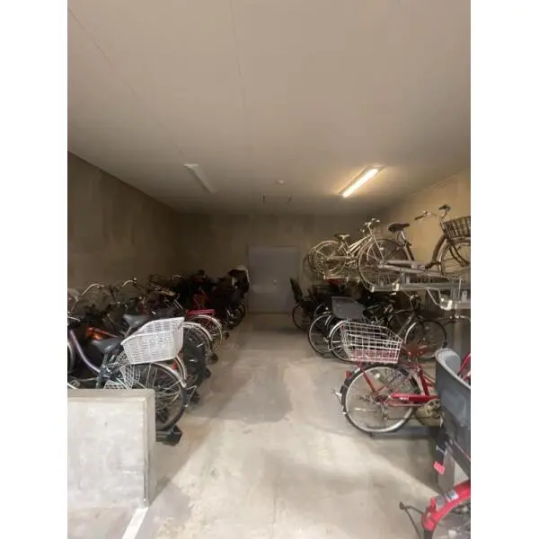 府中パーク・ホームズ 駐輪場