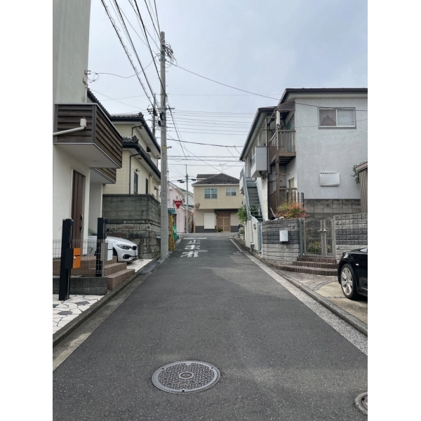 横浜市港南区港南２丁目 前面道路