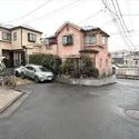 横浜市鶴見区馬場５丁目 外観＋前面道路（２０２６年１月撮影）