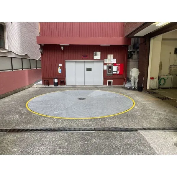 パレロワイヤル順慶町 駐車場