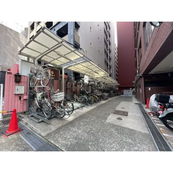 パレロワイヤル順慶町 自転車置場
