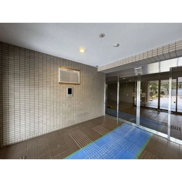 サンシティ西京極2番館 オートロック完備につき、安心のセキュリティ