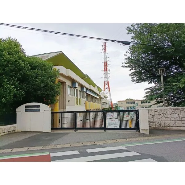 柏市旭町8丁目 柏市立豊四季中学校(中学校)まで約910m(徒歩12分)