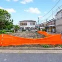 足立区伊興４丁目 現地：全２区画　右：１区画　左：２区画(撮影年月：2026年06月)
