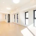 THE TOWER KOISHIKAWA キッチンは配膳や下膳がスムーズなカウンター付き。対面式なのでご家族やゲストとの会話も弾みそうです。