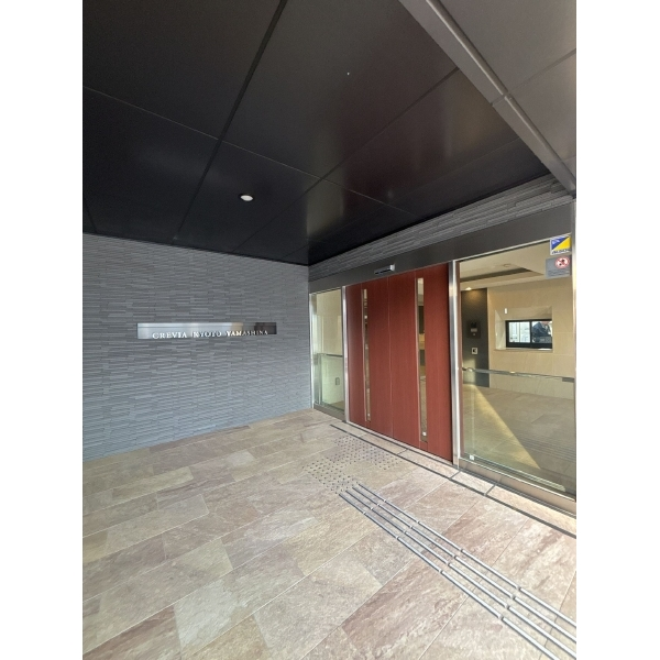 クレヴィア京都　山科 エントランス