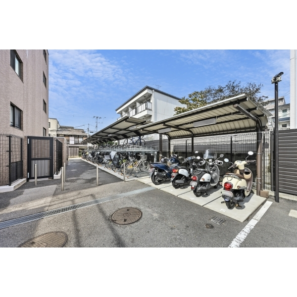 クレヴィア京都　山科 駐輪場