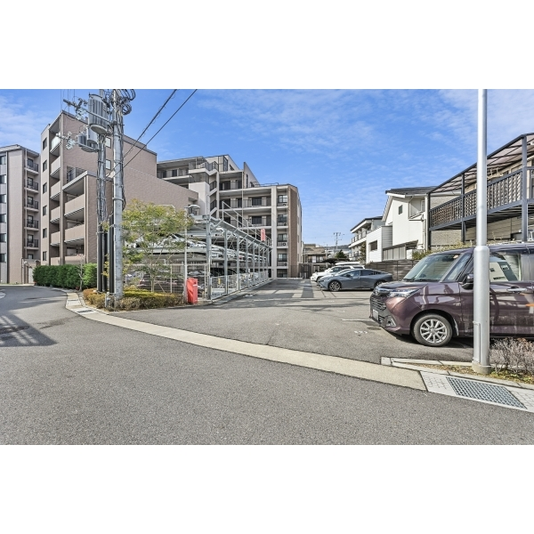 クレヴィア京都　山科 駐車場