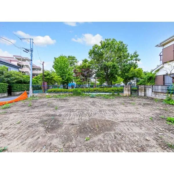 足立区伊興4丁目 現地:全2区画(撮影年月:2026年06月)