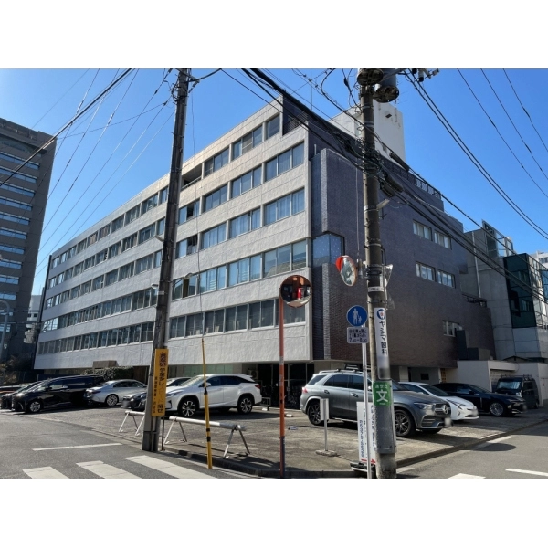 巌ビル（外苑マンション） 外観