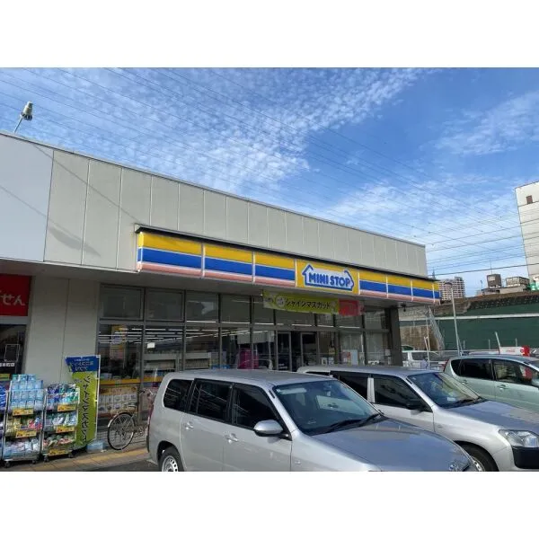 ライオンズマンション町田駅前 ミニストップ相模原上鶴間本町店(コンビニ)まで約150m(徒歩2分)