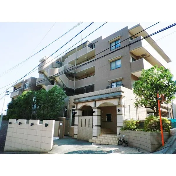 ナイスビューステージ横濱鶴見 各居室収納充実の間取です。ぜひ一度実際のお部屋をご見学ください。
