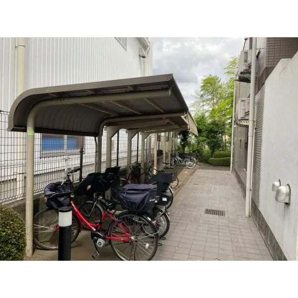 シャトラン調布 駐輪場