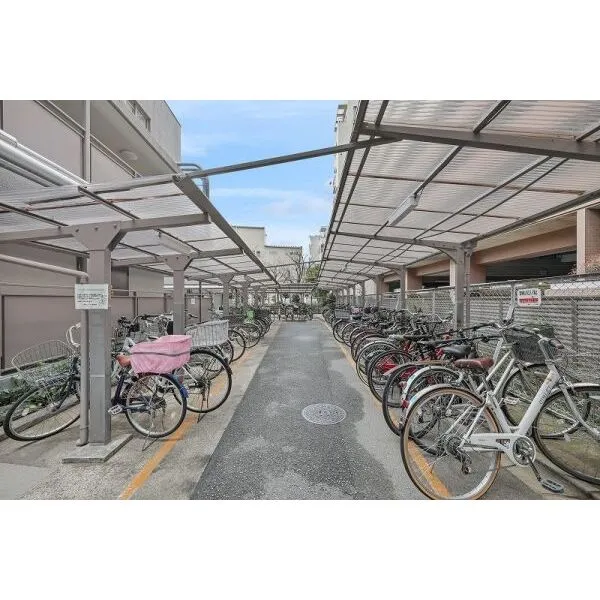 町屋ビユーハイツ 駐輪場
