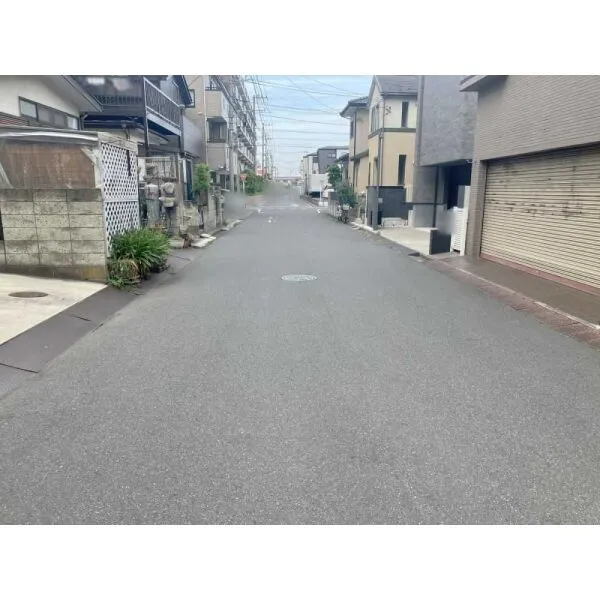 さいたま市南区内谷７丁目 前面道路(撮影年月：2025年06月)