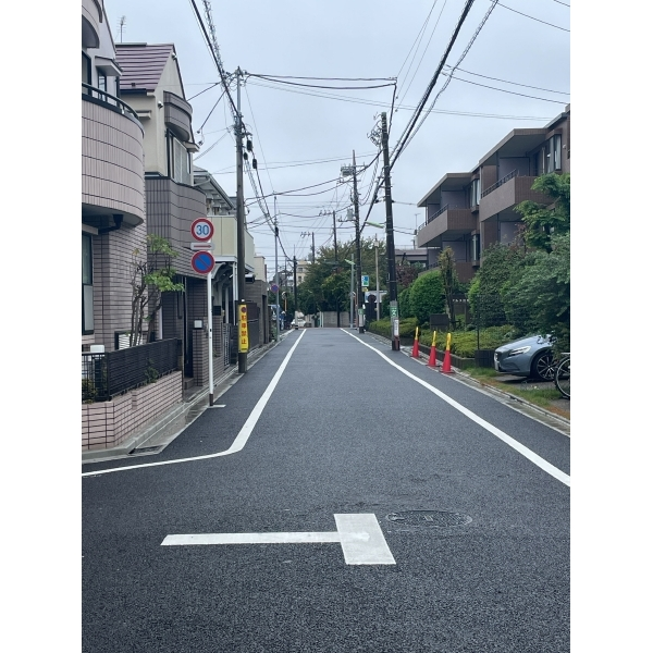 世田谷区弦巻１丁目 前面道路