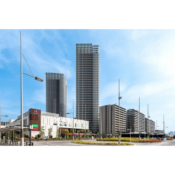 ＨＡＲＵＭＩ　ＦＬＡＧ　ＳＵＮ　ＶＩＬＬＡＧＥ　Ｔ棟 外観