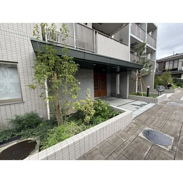 ヒルズ池尻東山公園 エントランス